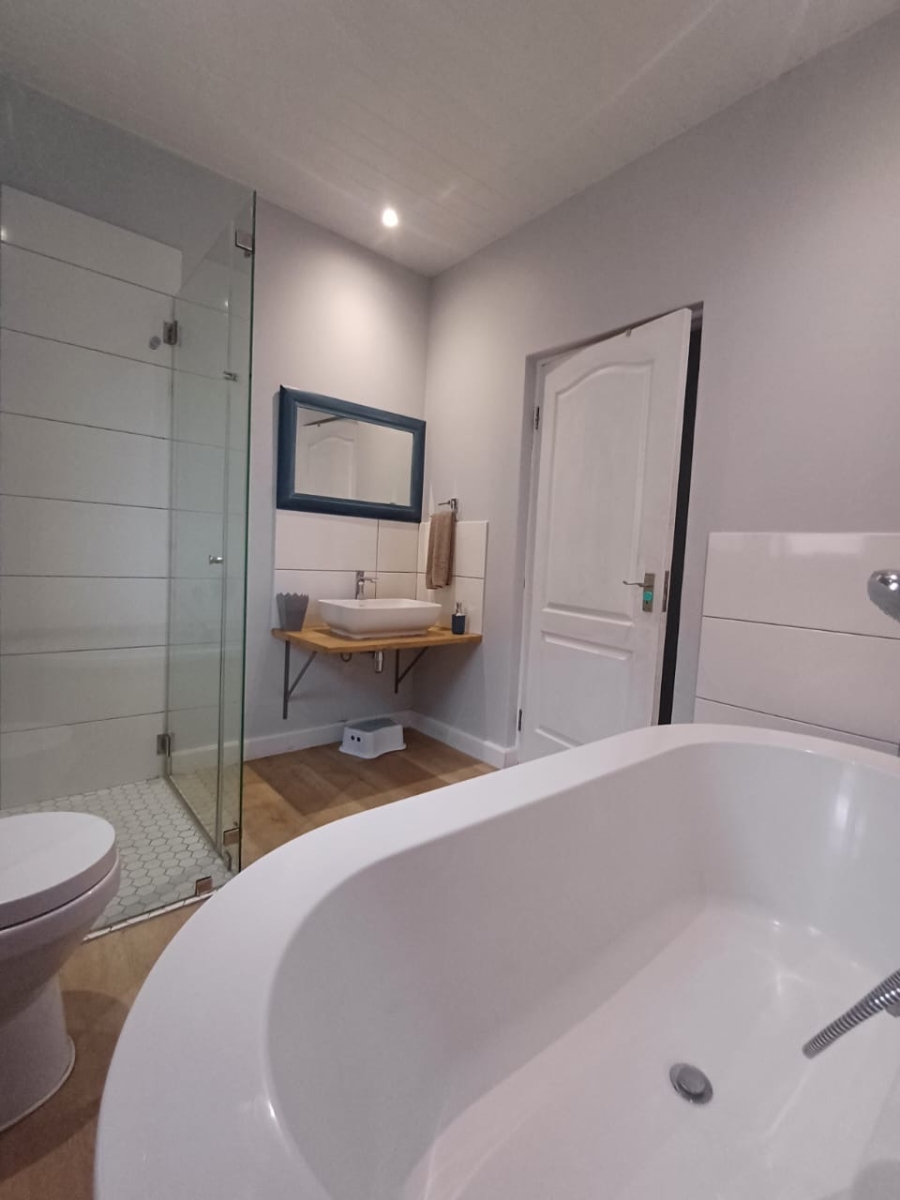 To Let 4 Bedroom Property for Rent in The Hill Western Cape